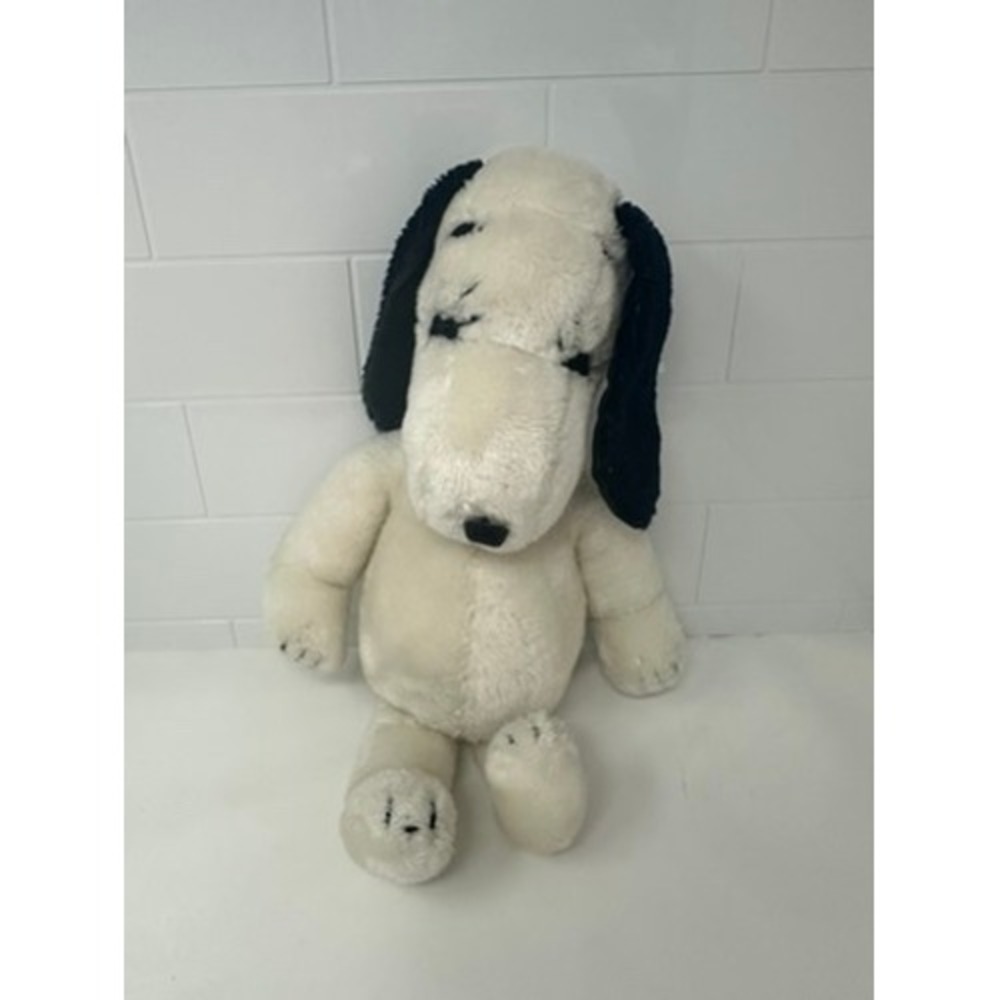 Vintage Peanuts Snoopy Dog Plush Stuffed United Features 1968‎ 18"